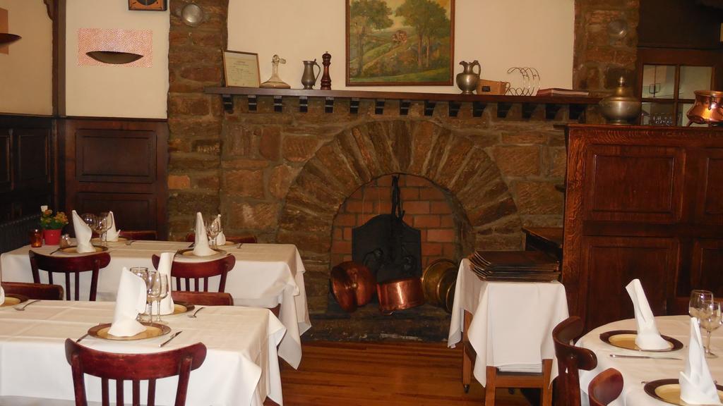 Logis Hotel Restaurant Des Voyageurs Pont-de-Salars Dış mekan fotoğraf