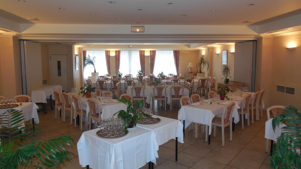 Logis Hotel Restaurant Des Voyageurs Pont-de-Salars Dış mekan fotoğraf