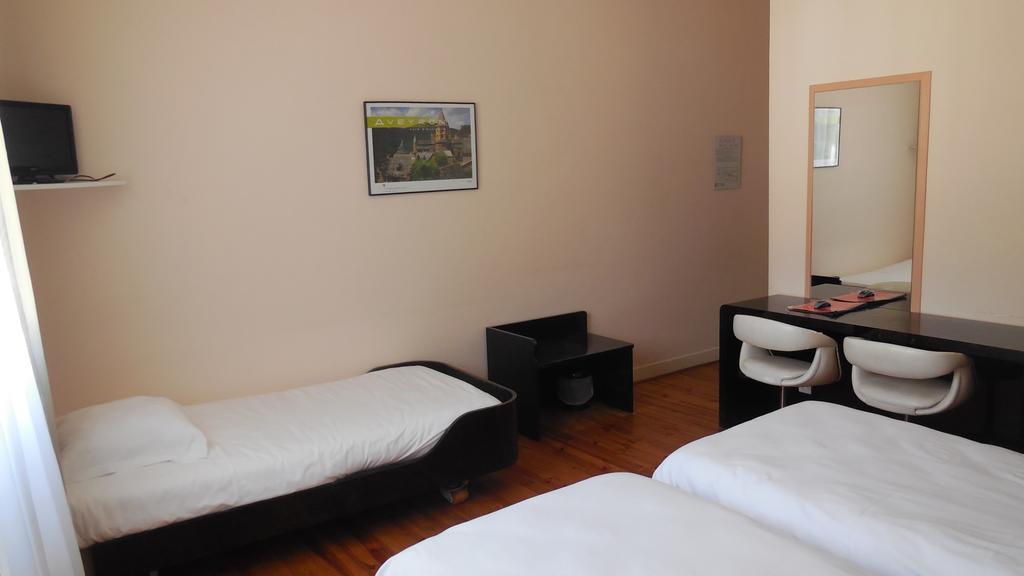 Logis Hotel Restaurant Des Voyageurs Pont-de-Salars Dış mekan fotoğraf