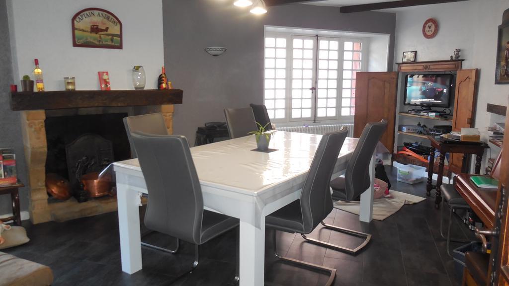 Logis Hotel Restaurant Des Voyageurs Pont-de-Salars Dış mekan fotoğraf