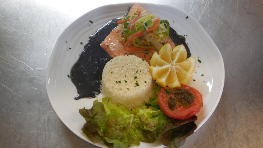 Logis Hotel Restaurant Des Voyageurs Pont-de-Salars Dış mekan fotoğraf