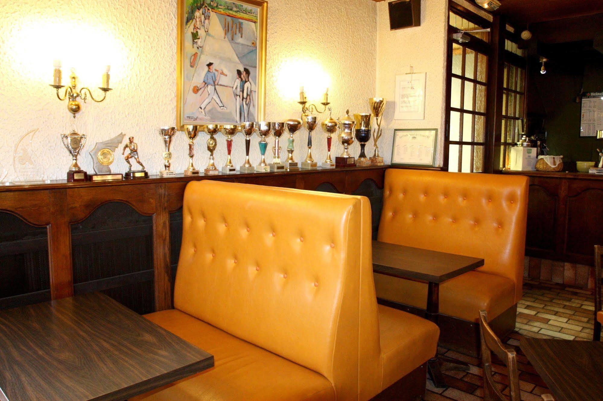 Logis Hotel Restaurant Des Voyageurs Pont-de-Salars Dış mekan fotoğraf