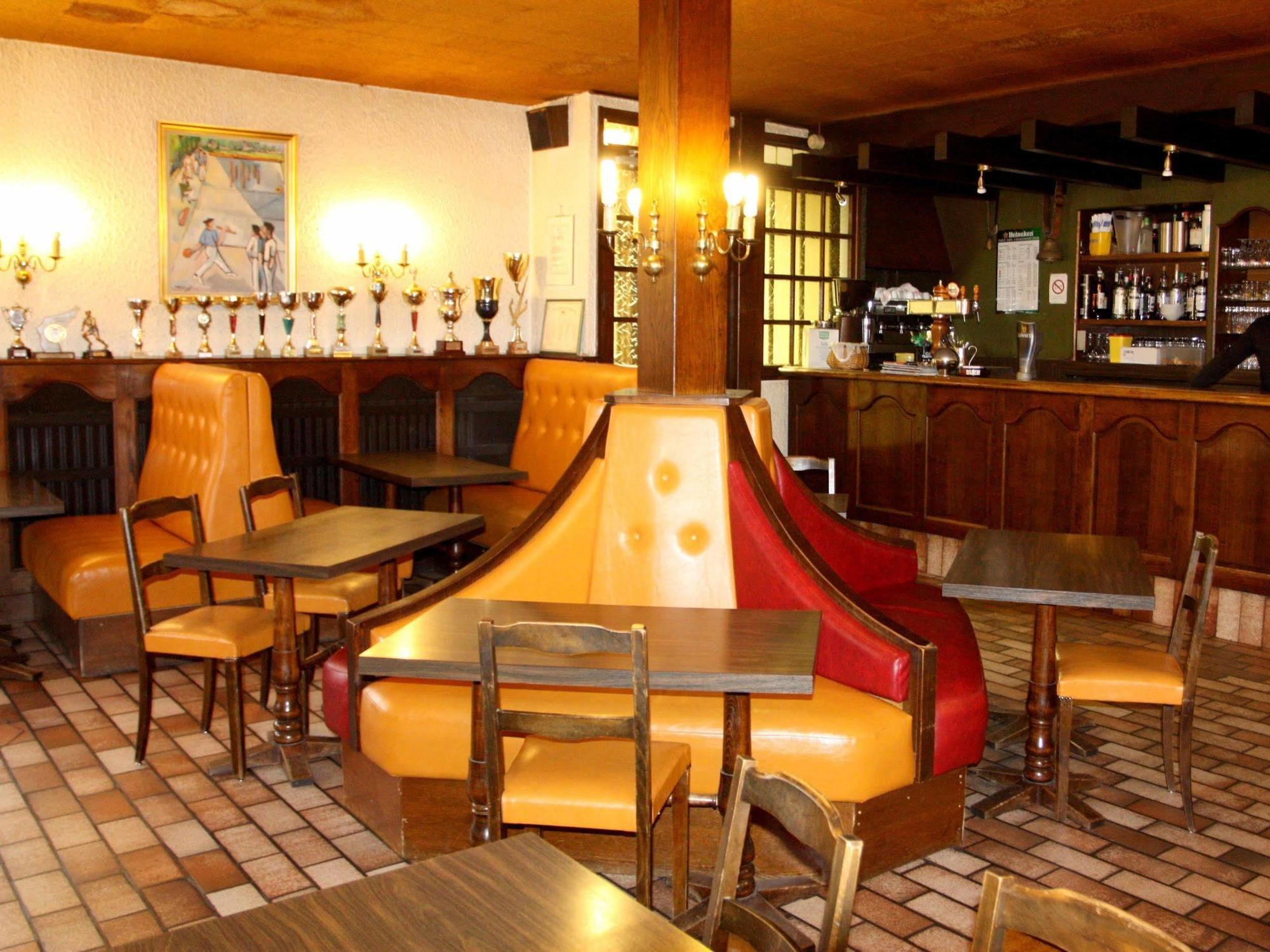 Logis Hotel Restaurant Des Voyageurs Pont-de-Salars Dış mekan fotoğraf