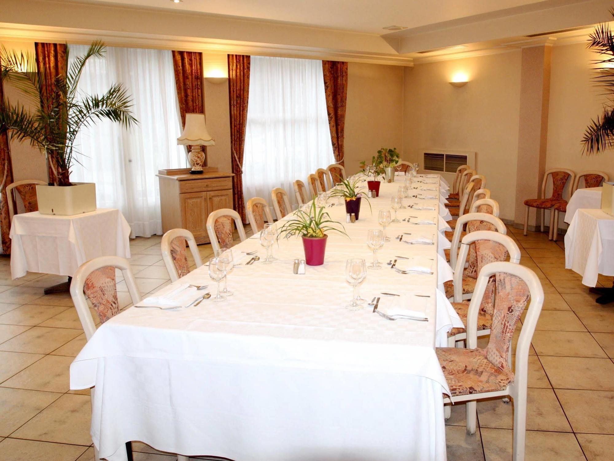 Logis Hotel Restaurant Des Voyageurs Pont-de-Salars Dış mekan fotoğraf