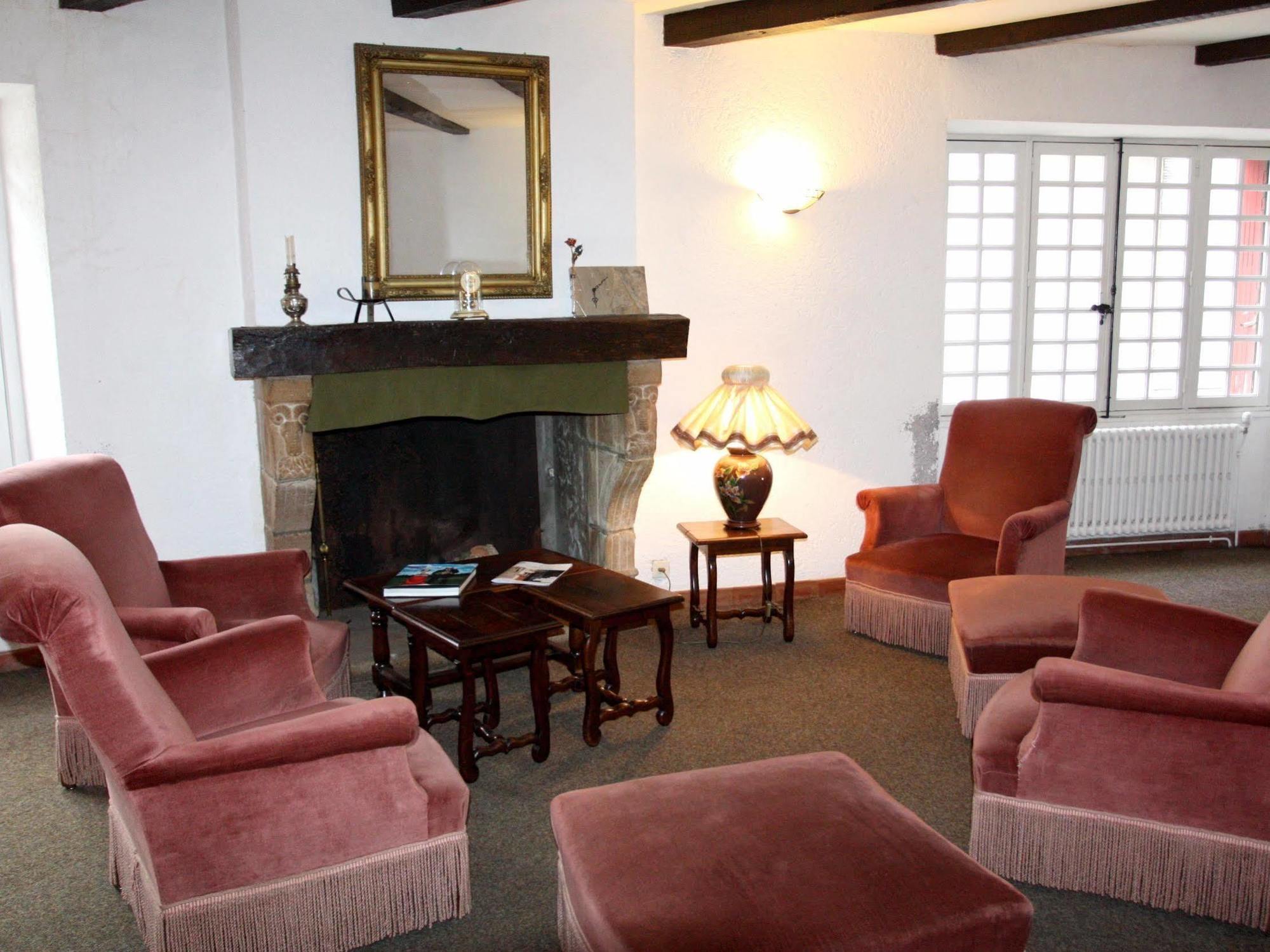 Logis Hotel Restaurant Des Voyageurs Pont-de-Salars Dış mekan fotoğraf