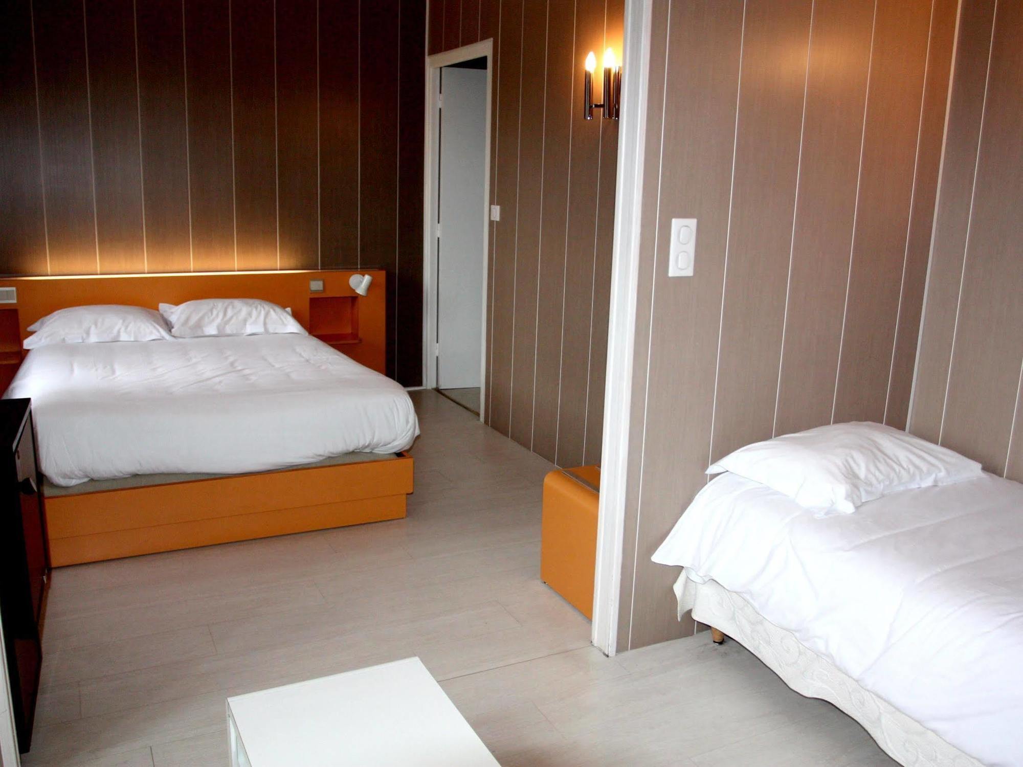 Logis Hotel Restaurant Des Voyageurs Pont-de-Salars Dış mekan fotoğraf